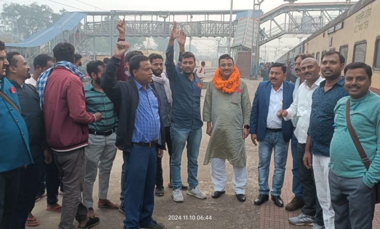 मौके पर ईसीआरकेयू के पदधारी