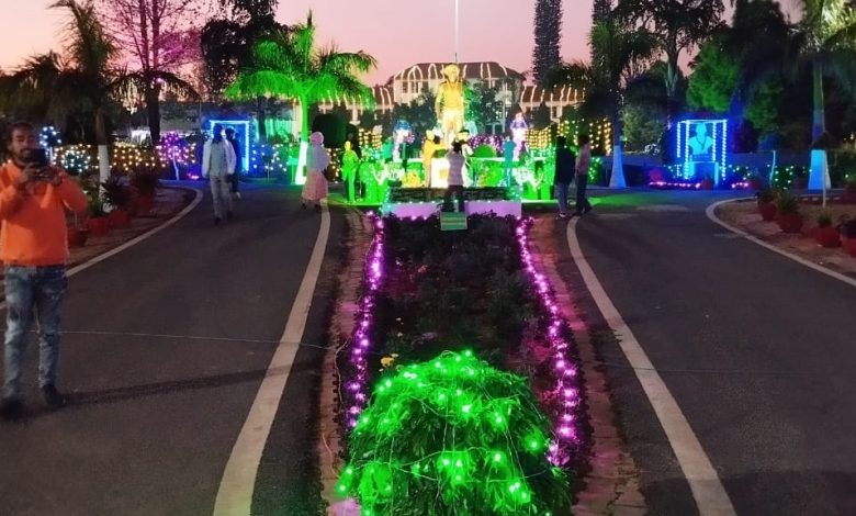 रौशनी में नहाया नेतरहाट विद्यालय