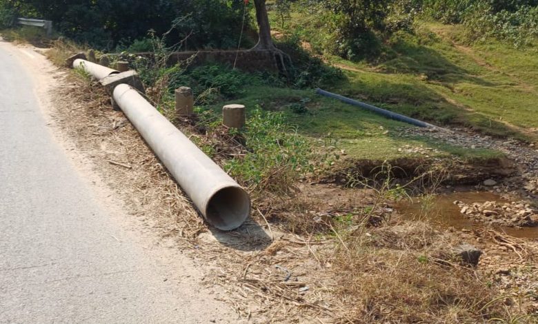 क्षतिग्रस्त पाइप लाइन