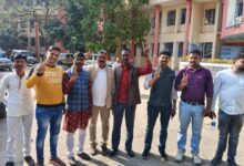 अपने समर्थकों के साथ अध्‍यक्ष पद के प्रत्‍याशी महेश सिंह